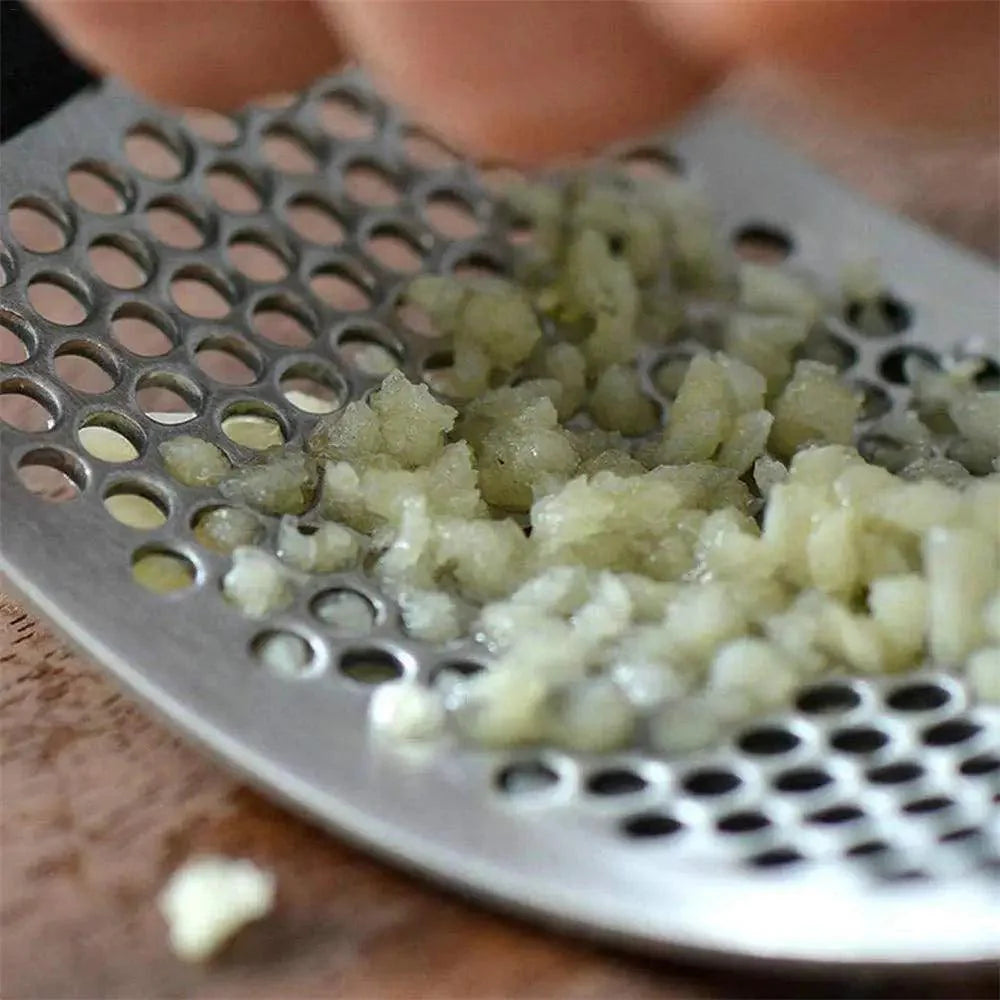 New Incredible 1Pcs Stainless Garlic Press Household Manual Garlic Press Device Kitchen Press Squeezer Ginger Garlic Tools Kitchen Accessories